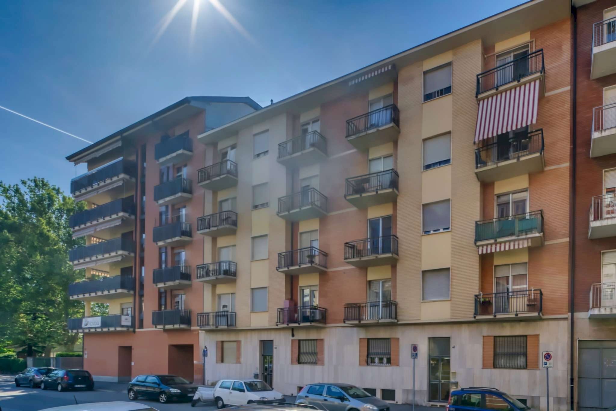 Facciata - Bilocale via Ancina, 39, Torino (zona Regio Parco) - foto 1