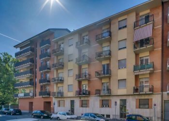 Facciata - Bilocale via Ancina, 39, Torino (zona Regio Parco) - foto 1