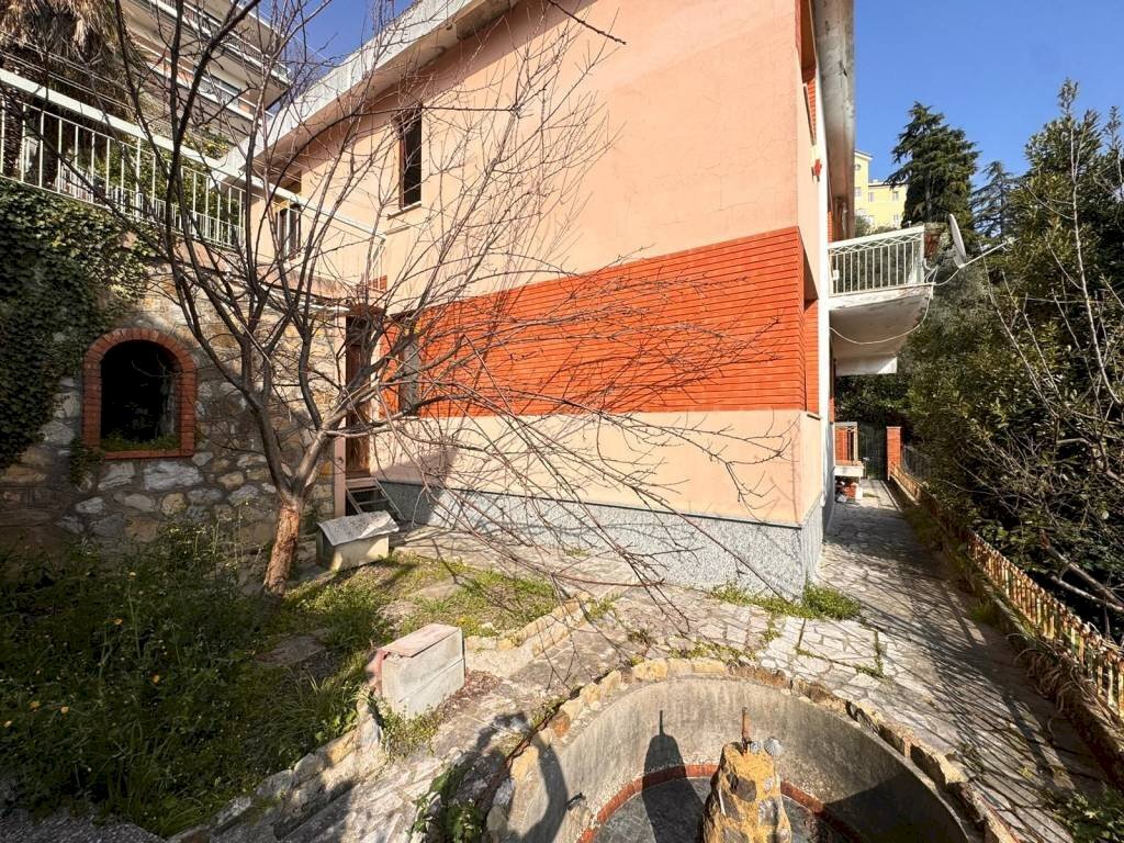 Giardino - Trilocale via Domenico Chiodo, Genova (zona Castelletto) - foto 3