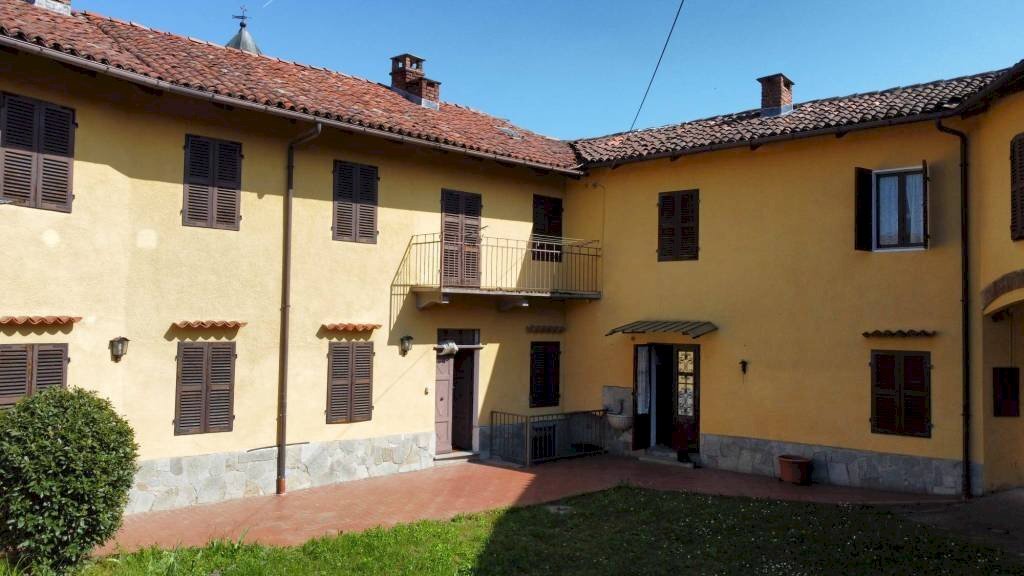 Cortile interno - Rustic via Roma, 21, Piea - photo 3