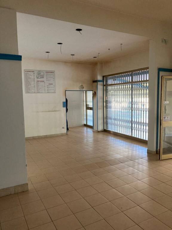 Interno non residenziale - Shop via Magliano, Massa - photo 1