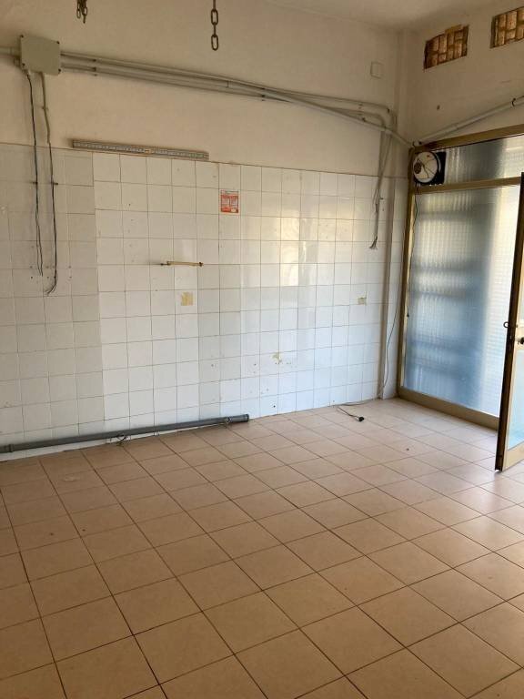 Interno non residenziale - Shop via Magliano, Massa - photo 2