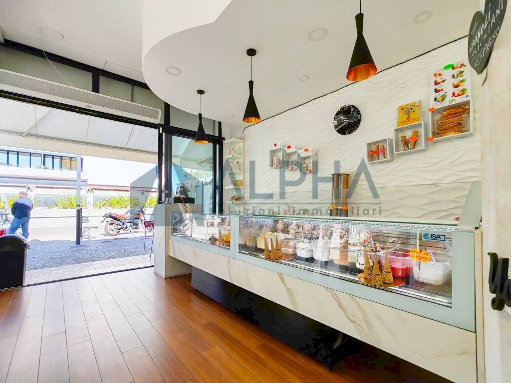 Interno non residenziale - Pasticceria viale Ludovico Ariosto, Rimini - foto 2