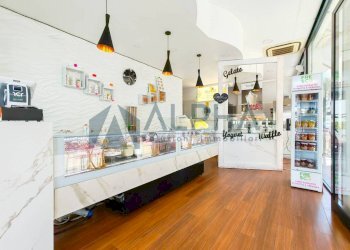 Interno non residenziale - Pasticceria viale Ludovico Ariosto, Rimini - foto 1