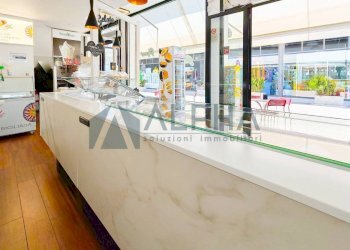 Interno non residenziale - Pasticceria viale Ludovico Ariosto, Rimini - foto 6