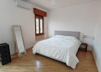 Camera da letto - Trilocale via Gaetano Sacchi, Roma (zona Trastevere) - foto 6