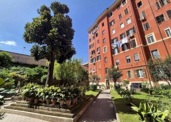Cortile interno - Non-buildable land via Raimondo Montecuccoli, 15, Roma (neighborhood Pigneto) - photo 2
