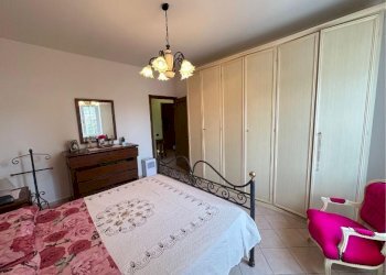 lu13.jpg - Portion of a house Luni - photo 12