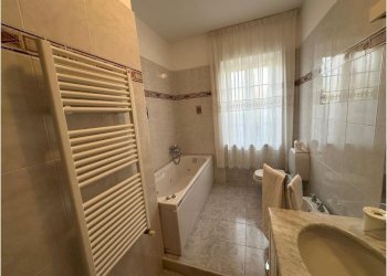 lu18.jpg - Portion of a house Luni - photo 17