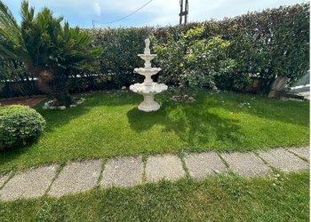 lu24.jpg - Portion of a house Luni - photo 22