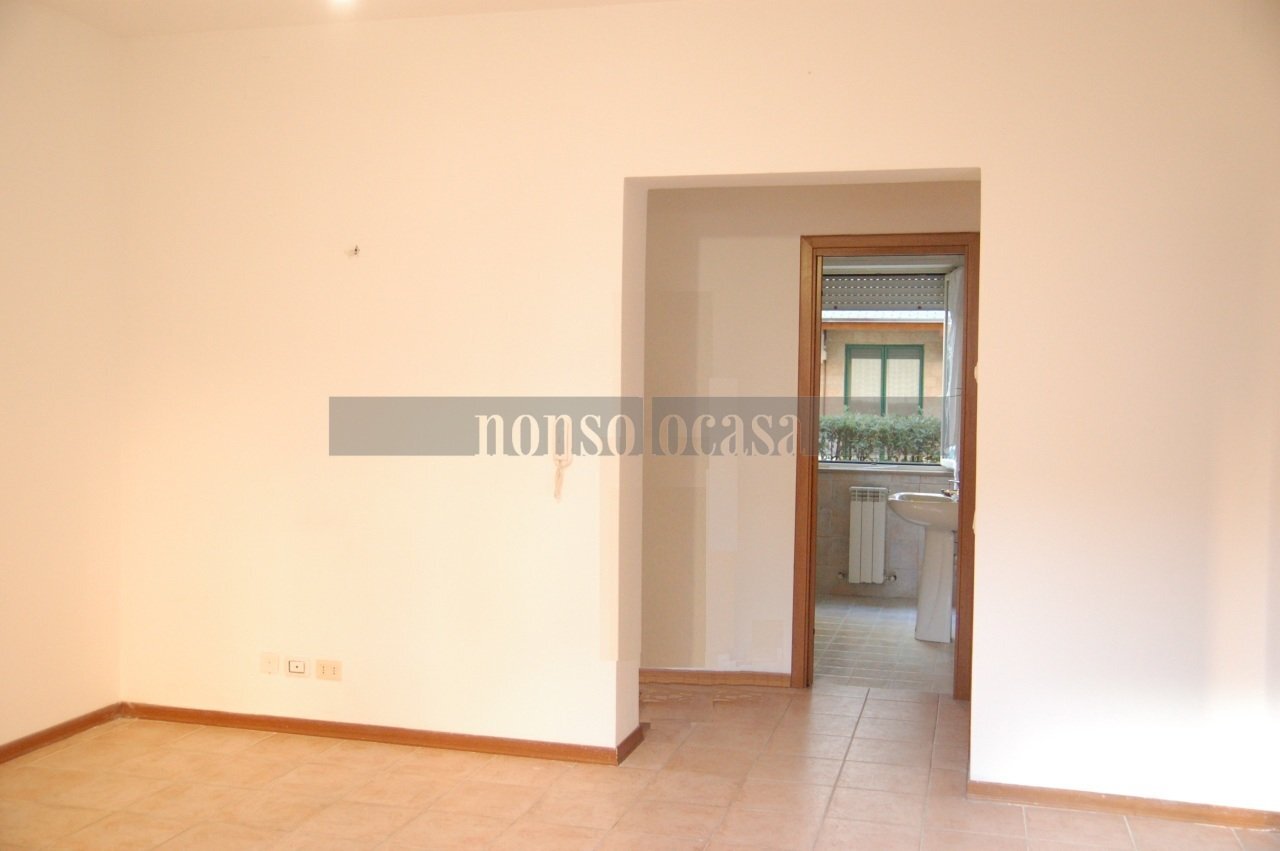 SALONE - Three-room apartment Via San Bartolomeo, Perugia - photo 2