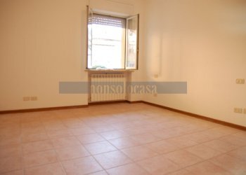 SECONDA CAMERA - Three-room apartment Via San Bartolomeo, Perugia - photo 8