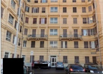 2.jpg - Appartamento all'asta Via Antonio Pellegrini 11, Genova (zona Sampierdarena) - foto 1