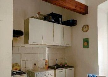 2.jpg - Quadrilocale all'asta Via del Lagaccio 31, Genova (zona Lagaccio) - foto 2