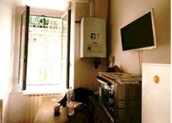 4.jpg - Quadrilocale all'asta Via del Lagaccio 31, Genova (zona Lagaccio) - foto 4