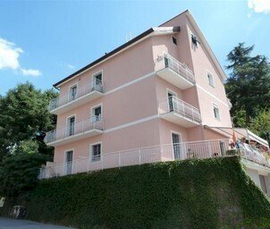 3.jpg - Appartamento all'asta Via Domenico Carli 90, Serra Riccò - foto 1