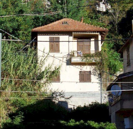 1.jpg - Villa at auction Piazza Guglielmo Marconi 28, Sant'Olcese - photo 1