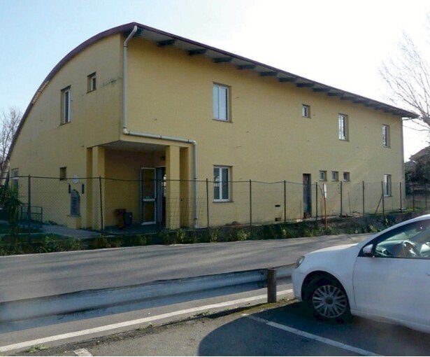 2.jpg - Commercial Premises Via Pierino Negrotto Cambiaso 67, Genova (neighborhood Rivarolo) - photo 1