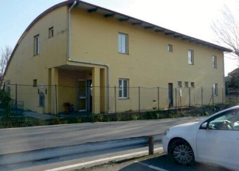 2.jpg - Commercial Premises Via Pierino Negrotto Cambiaso 67, Genova (neighborhood Rivarolo) - photo 1