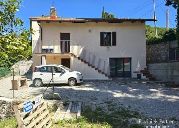 02.jpg - Three-room apartment Via San Girolamo 178, Perugia - photo 2