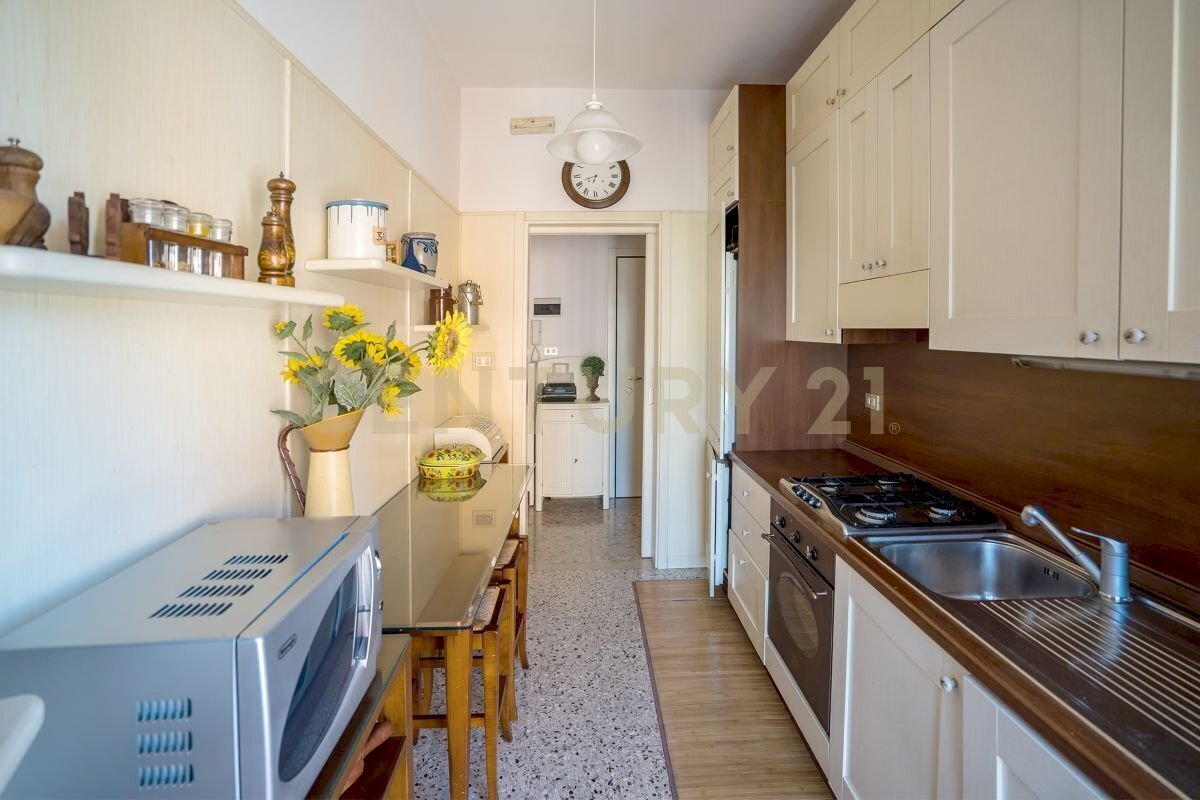 cucina (3).jpg - Quadrilocale Via Andrea Doria 21, Verona (zona Borgo Milano) - foto 3
