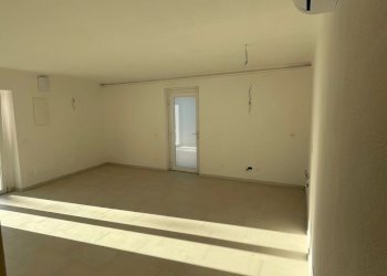 Immagine WhatsApp 2025-10-11 ore 10.51.36_62e81192 - Appartamento Sarzana - foto 2