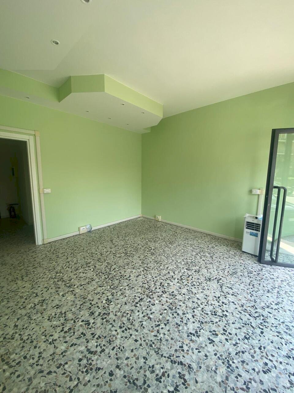 3a61b162-5aab-46ed-9537-d0c1fb1fd5b7.jpg - Commercial Premises Via Volturno 14 b, Parma - photo 2