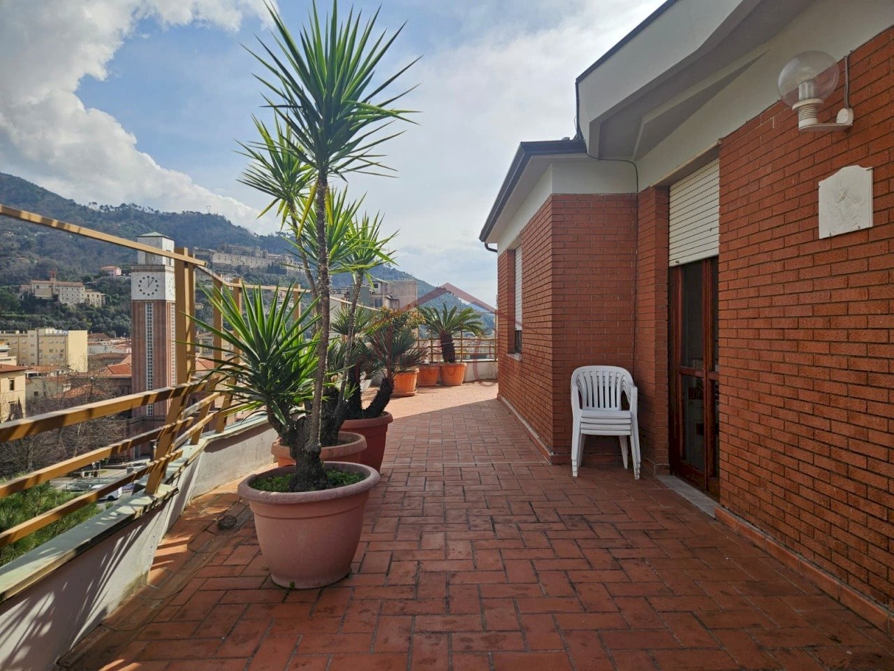 01.jpeg - Attic Viale Eugenio Chiesa 21, Massa - photo 1