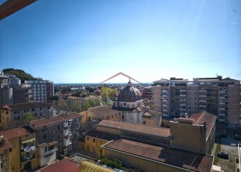 11.jpg - Attic Viale Eugenio Chiesa 21, Massa - photo 11