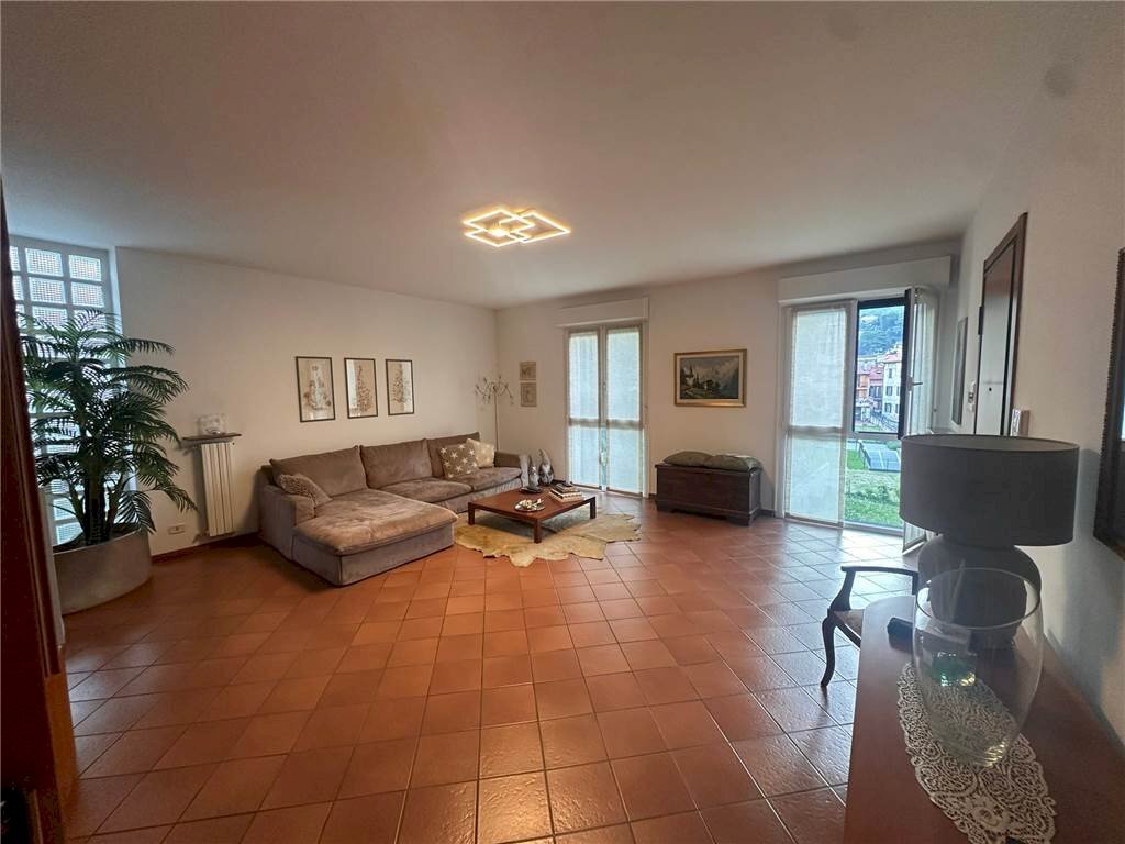 Three-room apartment VIA DIAZ 6H, Erba - photo 1