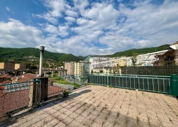 Quadrilocale Via geirato, Genova (zona Molassana) - foto 1