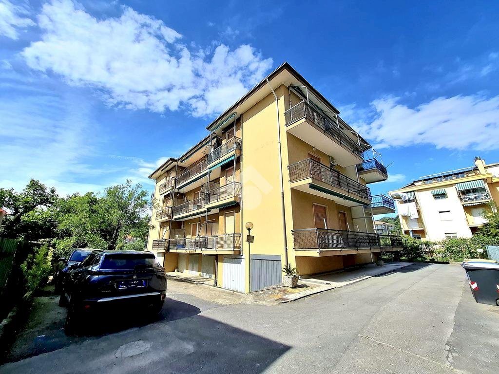 Three-room apartment Via Giaiette, Diano Marina - photo 1