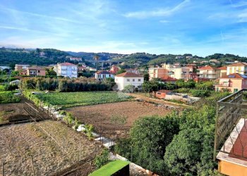Three-room apartment Via Giaiette, Diano Marina - photo 2