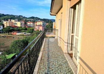 Three-room apartment Via Giaiette, Diano Marina - photo 4