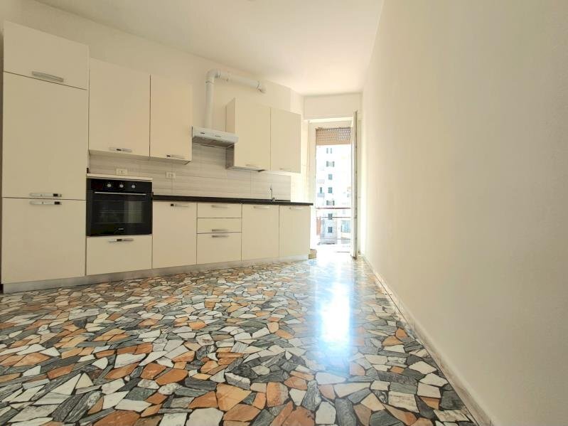 Quadrilocale Savona (zona Oltreletimbro) - foto 1