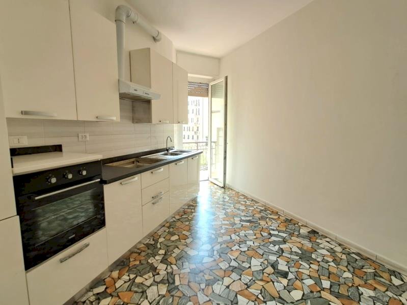 Quadrilocale Savona (zona Oltreletimbro) - foto 2