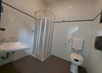bagno - Locale Commerciale Via I Maggio, 23, Casalfiumanese - foto 6
