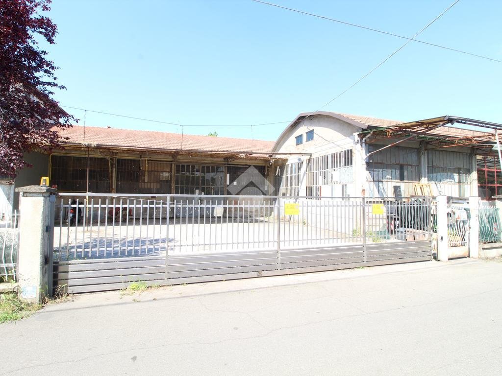 Capannone via primo maggio, Cadelbosco di Sopra - foto 1
