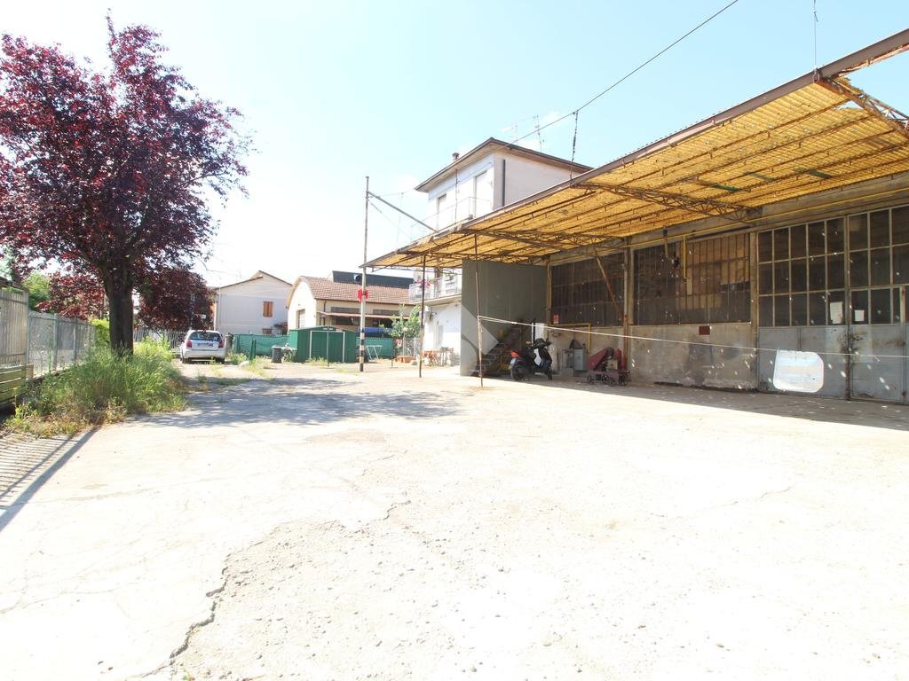 Capannone via primo maggio, Cadelbosco di Sopra - foto 2