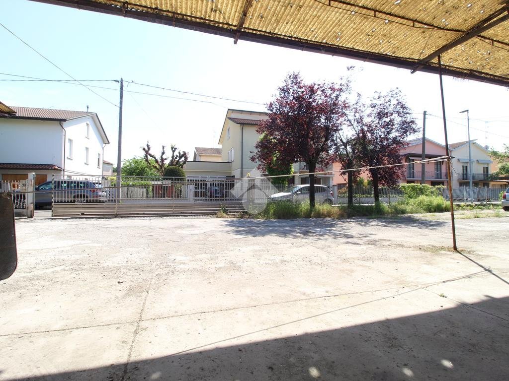 Capannone via primo maggio, Cadelbosco di Sopra - foto 3