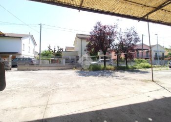 Capannone via primo maggio, Cadelbosco di Sopra - foto 3