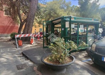 Commercial Activity via spianata castelletto, Genova (neighborhood Castelletto) - photo 2