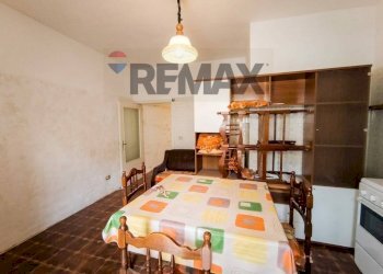 Sala da pranzo - Casa indipendente Via Vittorio Veneto
 
36-38, Campi Salentina - foto 9