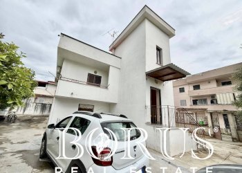 Foto 1 - Villa Via Limitillo
 
12, Villa Literno - photo 1