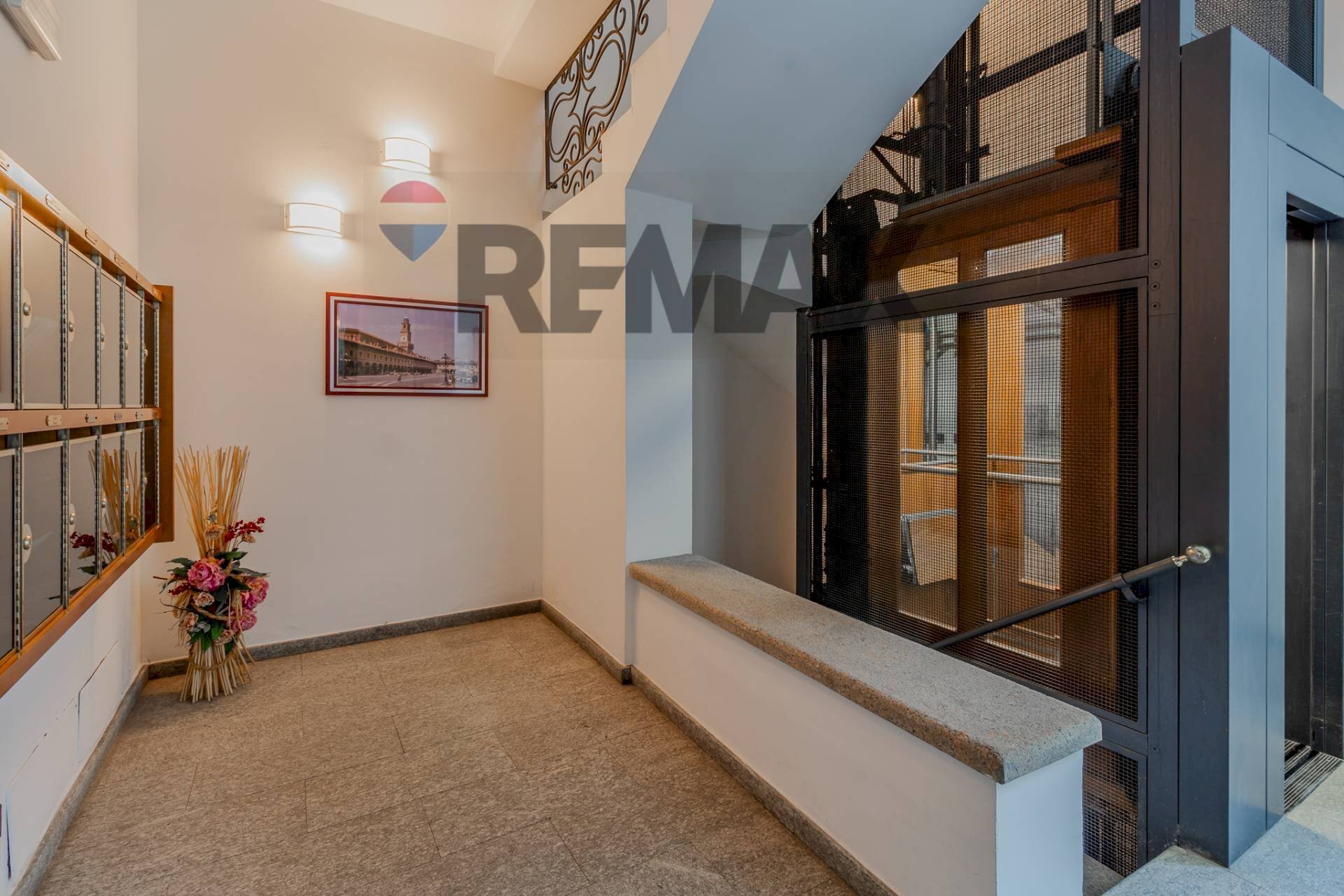 Hall / corridoio - Four-room apartment VIA GIOVANI MERULA
 
26, Vigevano - photo 3