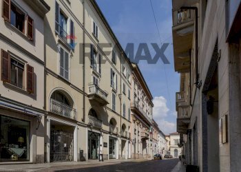Edificio all\'aperto - Four-room apartment VIA GIOVANI MERULA
 
26, Vigevano - photo 1
