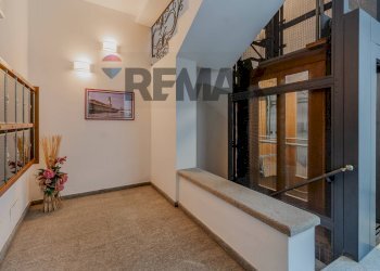 Hall / corridoio - Four-room apartment VIA GIOVANI MERULA
 
26, Vigevano - photo 3