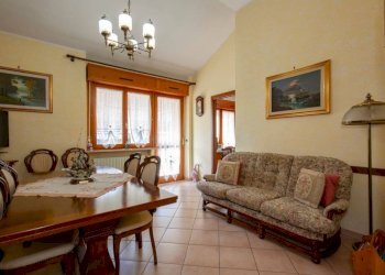 Salone - Quadrilocale via Latina, 50, Collegno - foto 1