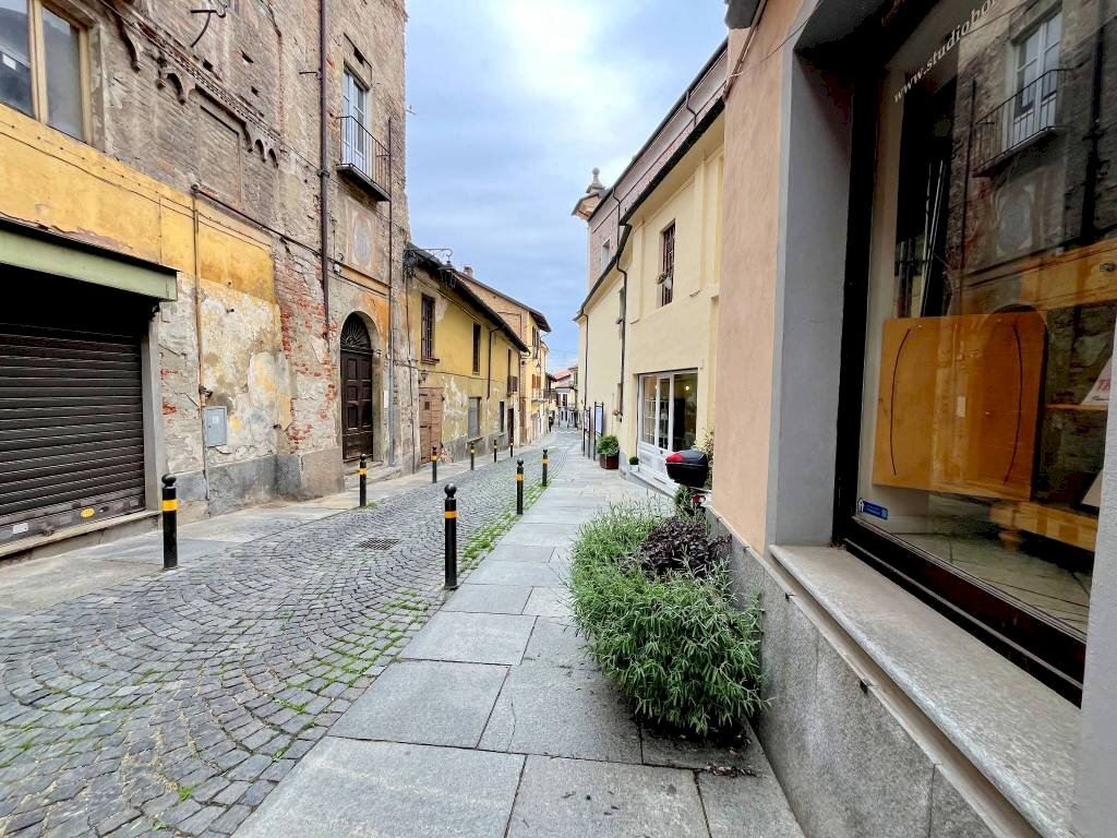 Zona - Negozio via Santa Croce, 16, Moncalieri - foto 1
