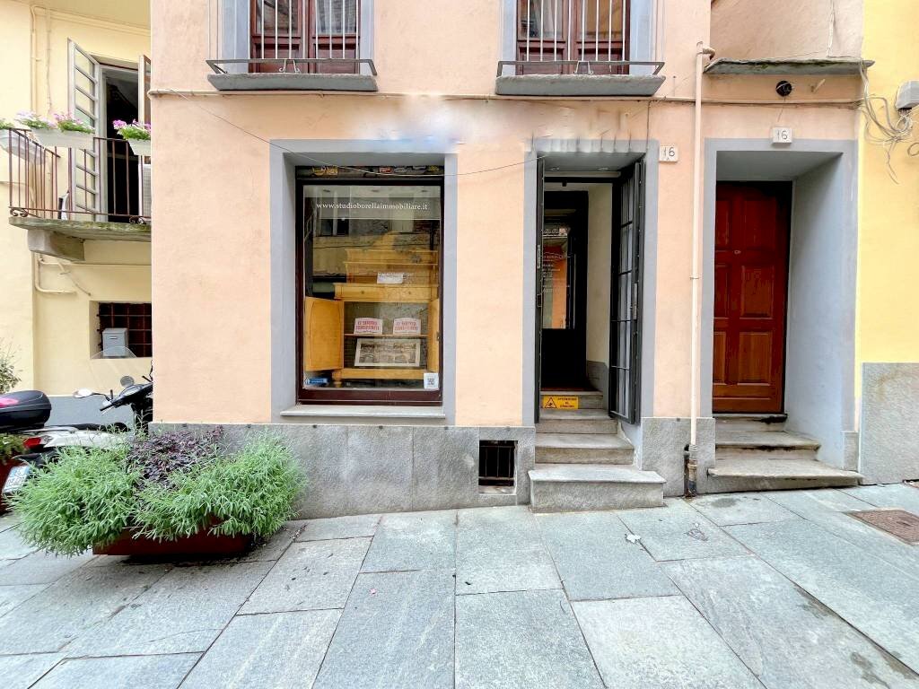 Facciata - Negozio via Santa Croce, 16, Moncalieri - foto 3